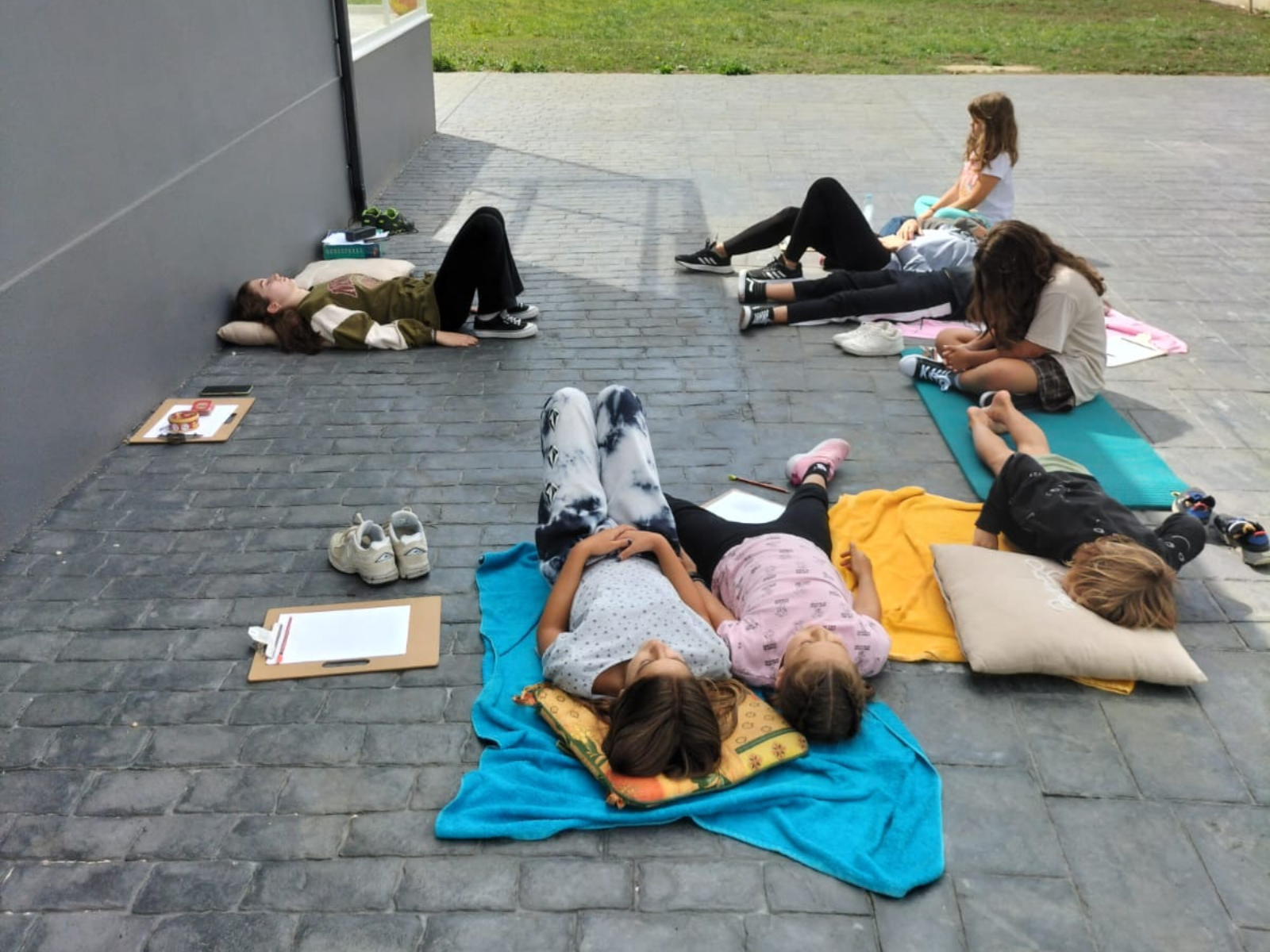 wellness-yoga-children-5-h